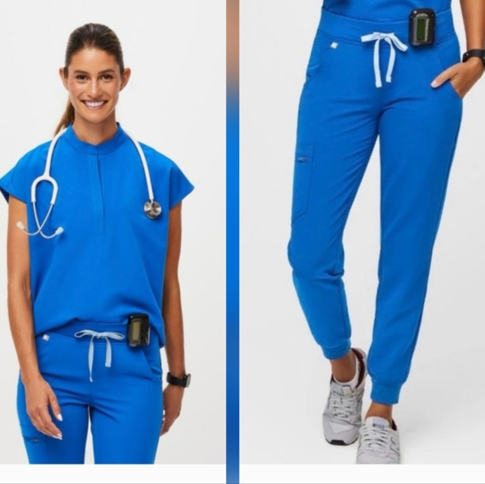 Figs Women’s Scrub Set in Royal Blue
